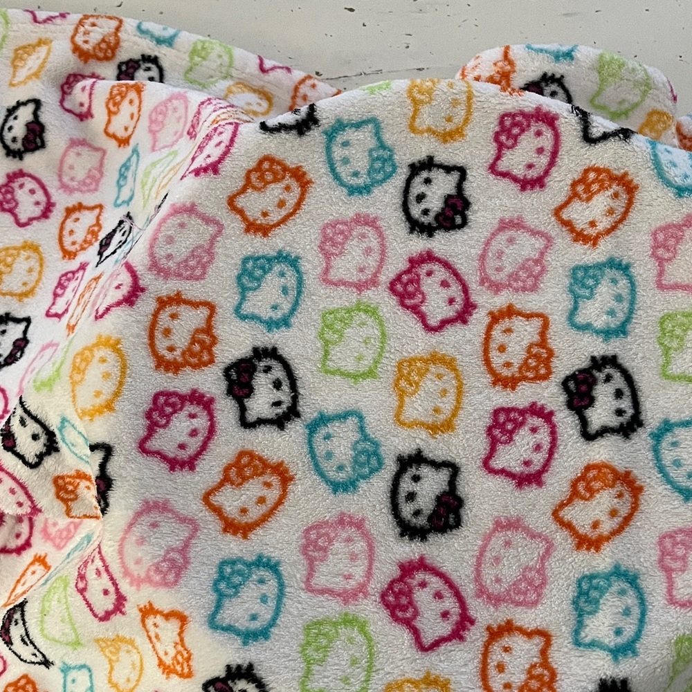 Hello Kitty Multicolor Patterned Blanket